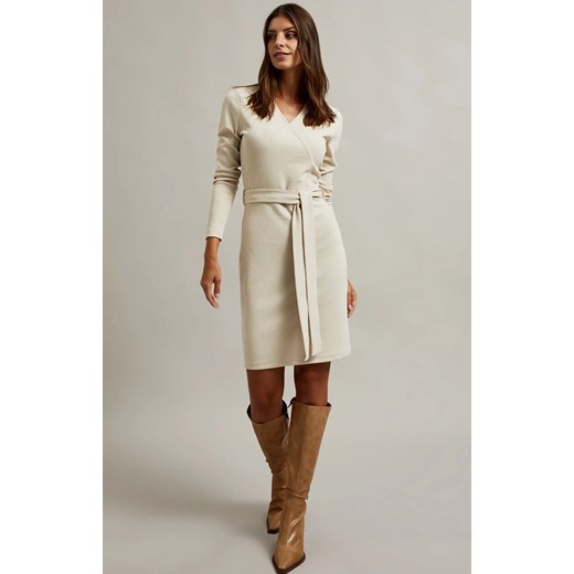 Moodo.pl sukienka beżowa mini z paskami 