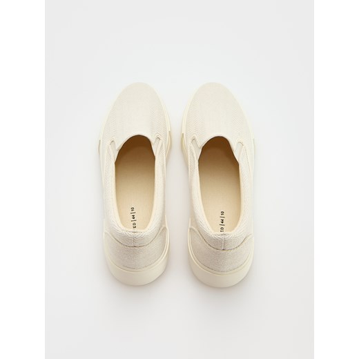 Reserved - Klasyczne trampki - beżowy Reserved 44 Reserved