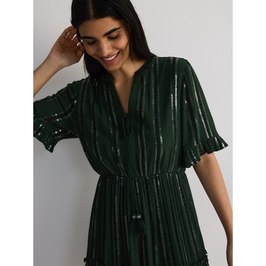 Sukienka Reserved z dekoltem v 