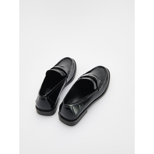Reserved - Mokasyny z imitacji skóry - czarny Reserved 39 Reserved