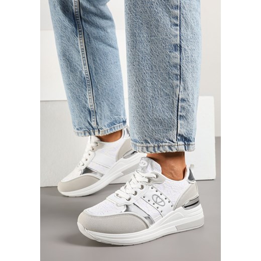 Białe Sneakersy na Ukrytym Koturnie z Metalicznymi Wstawkami i Koronką Edivessa ze sklepu born2be.pl w kategorii Buty sportowe damskie - zdjęcie 178722640