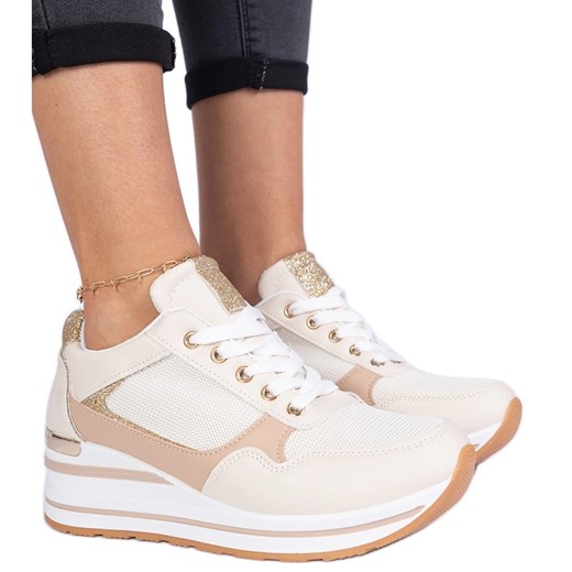 Beżowe sneakersy zdobione brokatem i metalową wstawką beżowy ze sklepu ButyModne.pl w kategorii Buty sportowe damskie - zdjęcie 178735693