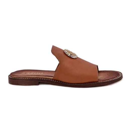 Eleganckie Skórzane Klapki Damskie Z Ozdobą Zazoo 3008 Camel brązowe ze sklepu ButyModne.pl w kategorii Klapki damskie - zdjęcie 178735814