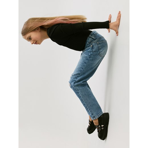 Reserved - Jeansy mom fit z przetarciami - niebieski Reserved 152 (11 lat) Reserved