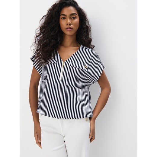 Bluzka damska Mohito z aplikacją z krótkimi rękawami 