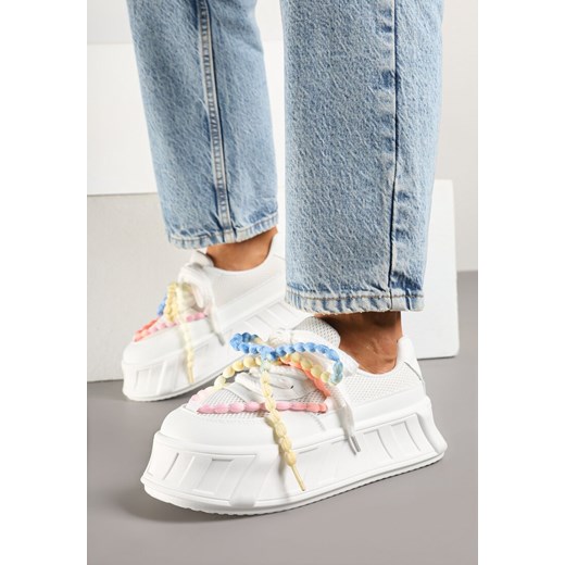Białe Sneakersy na Grubej Podeszwie z Ozdobnymi Sznurówkami Ardisse ze sklepu born2be.pl w kategorii Buty sportowe damskie - zdjęcie 178761530