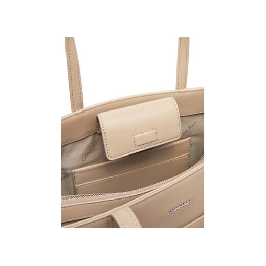 Calvin Klein Torebka Ck Must Medium Shopper W/Pocket K60K613019 Beżowy Calvin Klein uniwersalny MODIVO