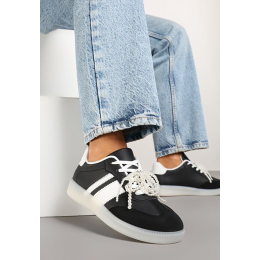 Czarne Sneakersy w Stylu Klasycznych Tenisówek z Perłowym Zdobieniem Nalarie ze sklepu born2be.pl w kategorii Buty sportowe damskie - zdjęcie 178805883
