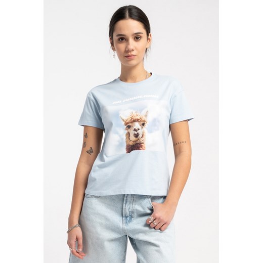 Błękitny t-shirt z autorską grafiką z przodu, kolor - błękitny, rozmiar - 158 ze sklepu REPORTER w kategorii Bluzki dziewczęce - zdjęcie 178813532