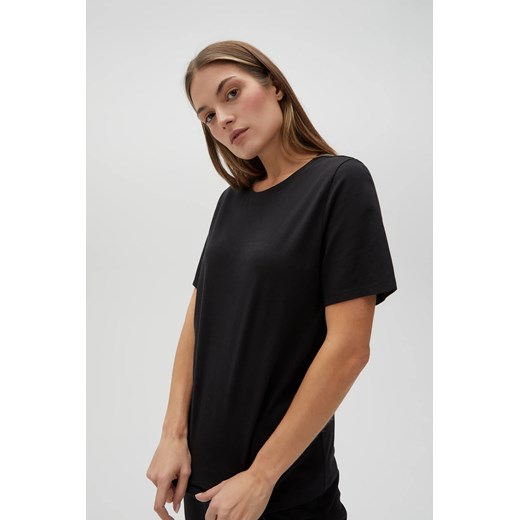 Gładki bawełniany t-shirt czarny ze sklepu Moodo.pl w kategorii Bluzki damskie - zdjęcie 178827162