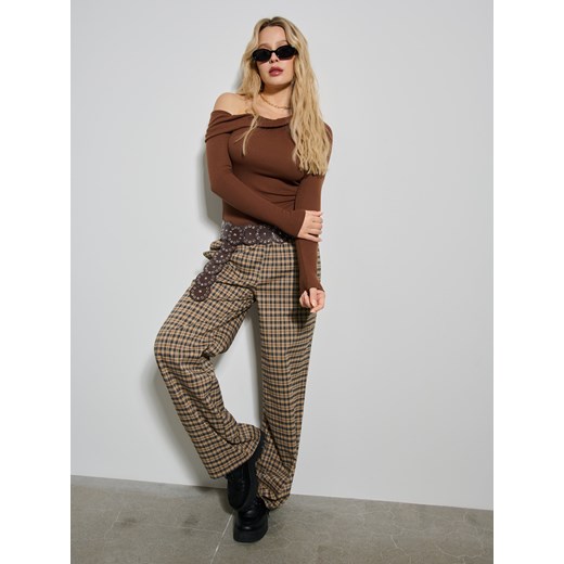 Sinsay - Bluzka z asymetrycznym dekoltem - brązowy Sinsay XS Sinsay