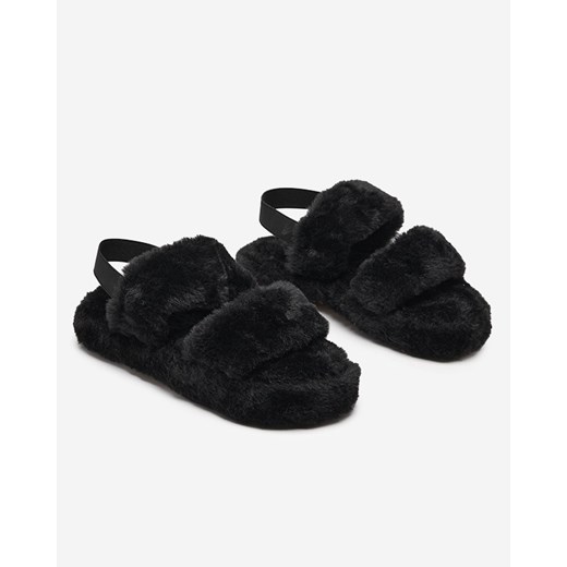 Czarne damskie futrzane kapcie Narda - Obuwie Royalfashion.pl 37 royalfashion.pl