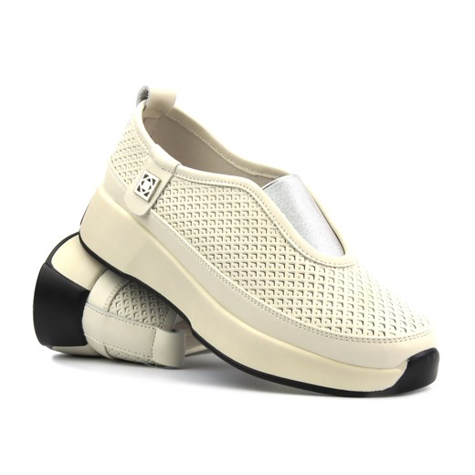 Ażurowe sneakersy damskie - Sokolski HW W24-456, beżowe ze sklepu ulubioneobuwie w kategorii Buty sportowe damskie - zdjęcie 178872813