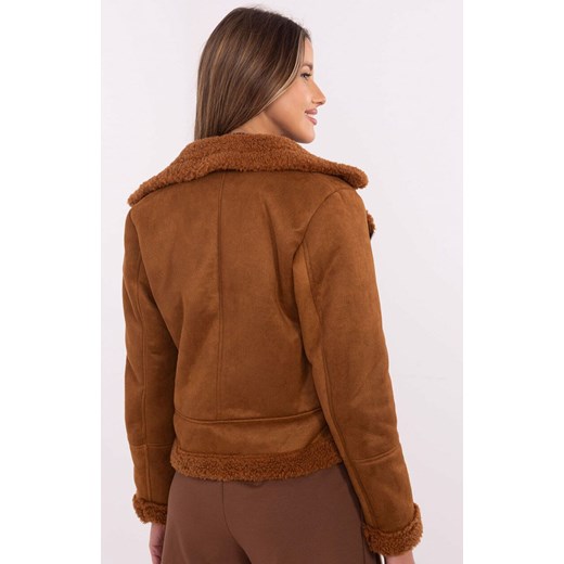 Krótka kurtka z kożuchem MI-KR-21848.71, Kolor jasny brąz, Rozmiar S, ITALY MODA ze sklepu Primodo w kategorii Kurtki damskie - zdjęcie 178878911