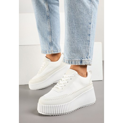 Białe Sneakersy na Grubej Podeszwie z Tłoczeniami Zdobione Przeszyciami Falinia ze sklepu born2be.pl w kategorii Buty sportowe damskie - zdjęcie 178888992