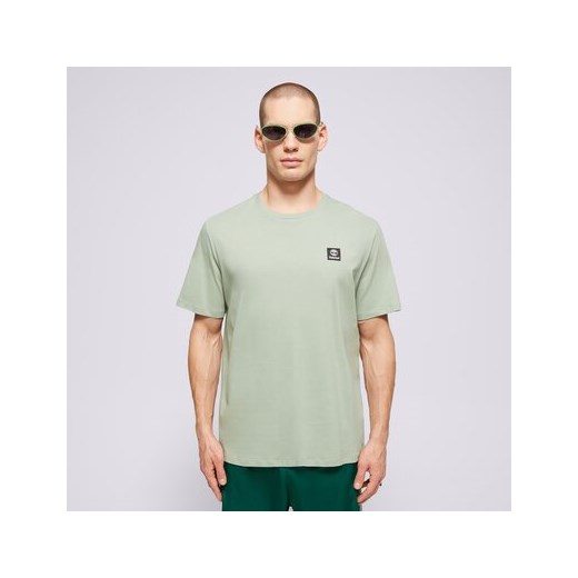 TIMBERLAND T-SHIRT SHORT SLEEVE WOVEN BADGE TEE GREEN BAY ze sklepu Sizeer w kategorii T-shirty męskie - zdjęcie 178902882