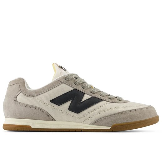 Buty New Balance URC42PMB - beżowe ze sklepu streetstyle24.pl w kategorii Buty sportowe damskie - zdjęcie 178911880