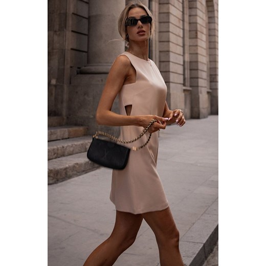 Sukienka bez rękawów z wycięciami na bokach beżowa M778, Kolor beżowy, Rozmiar L, MOE ze sklepu Intymna w kategorii Sukienki - zdjęcie 178916094