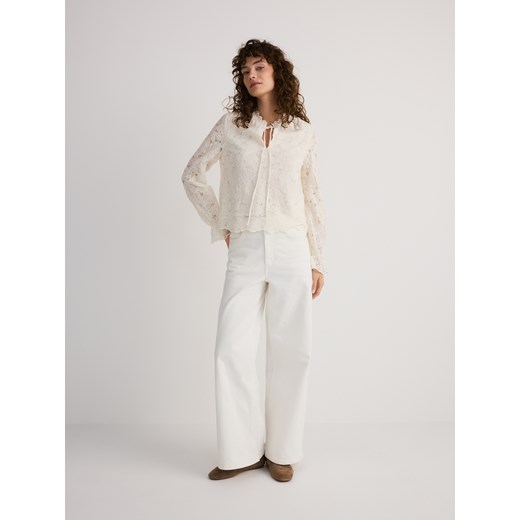Reserved - Bluzka z ozdobnym wiązaniem - złamana biel Reserved M Reserved