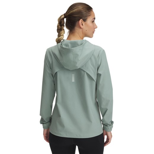 Damska kurtka do biegania Under Armour UA OutRun the Storm Jacket - zielona ze sklepu Sportstylestory.com w kategorii Kurtki damskie - zdjęcie 178945310