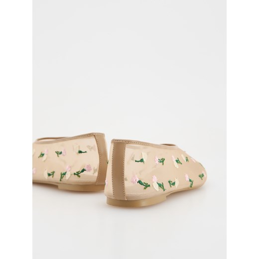 Balerinki Reserved płaskie beżowe bez zapięcia 