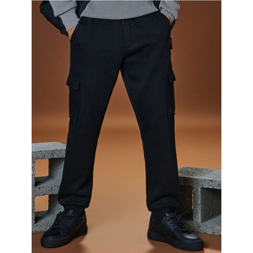 Sinsay - Spodnie tapered cargo fit - czarny ze sklepu Sinsay w kategorii Spodnie męskie - zdjęcie 178954513