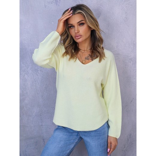 SWETER OVERSIZE Z DEKOLTEM W SEREK- ŻÓŁTY ze sklepu olika.com.pl w kategorii Swetry damskie - zdjęcie 178957724