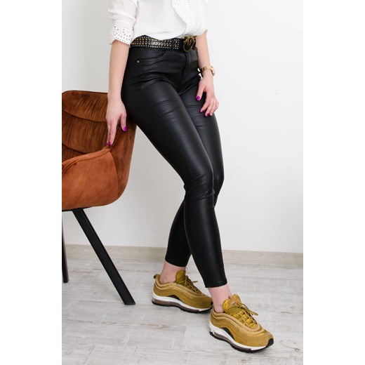 Czarne spodnie z imitacji skóry plus size ze sklepu olika.com.pl w kategorii Spodnie damskie - zdjęcie 178963224