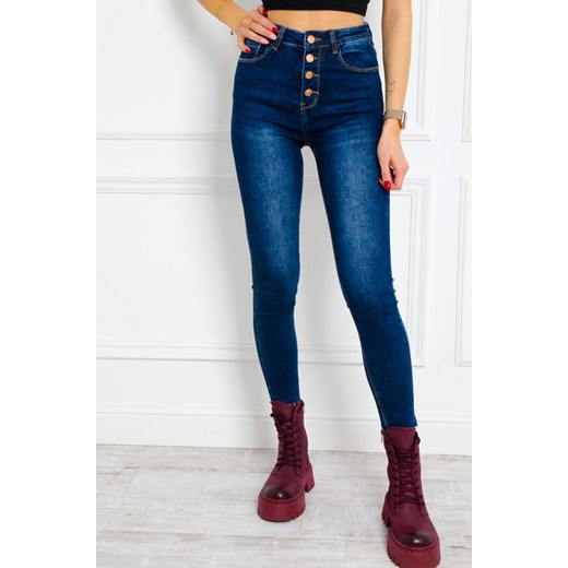 SPODNIE JEANSOWE SKINNY Z GUZIKAMI- CIEMNY JEANS ze sklepu olika.com.pl w kategorii Jeansy damskie - zdjęcie 178965971