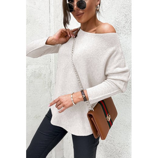 BEŻOWY SWETER OVERSIZE ze sklepu olika.com.pl w kategorii Swetry damskie - zdjęcie 178966993