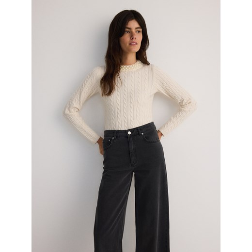 Reserved - Sweter z ozdobnym dekoltem - kremowy Reserved S Reserved promocyjna cena