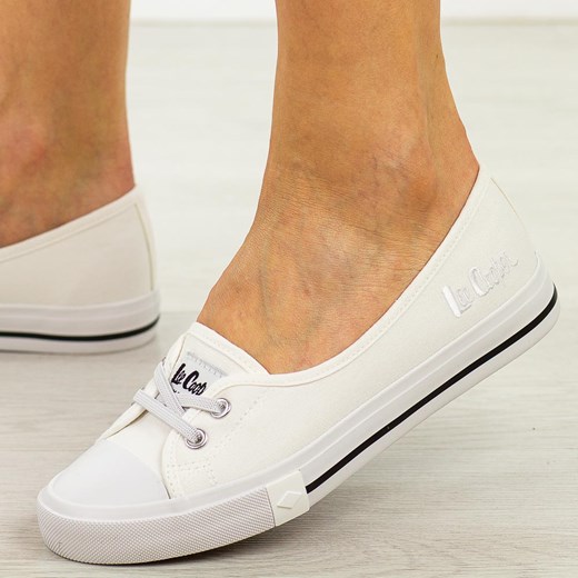 Białe tenisówki damskie Lee Cooper 1791 ze sklepu suzana.pl w kategorii Balerinki - zdjęcie 178988290