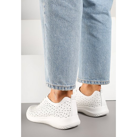 Buty sportowe damskie Born2be sneakersy sznurowane