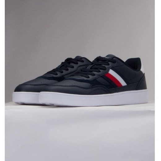 Buty Tommy Hilfiger Court Cupsole Retro Lth Stripes M FM0FM04828 DW5 niebieskie ze sklepu ButyModne.pl w kategorii Buty sportowe męskie - zdjęcie 179005364