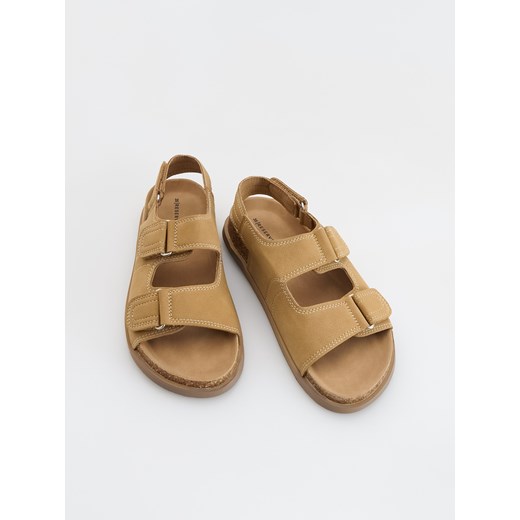 Reserved - Sandały z imitacji skóry - beżowy Reserved 36 Reserved