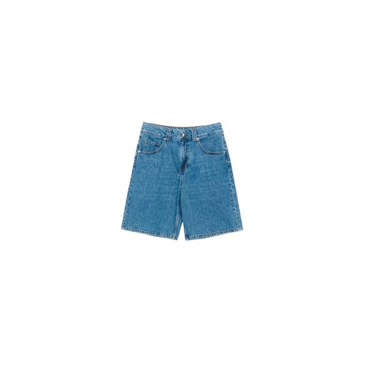 Cropp - Niebieskie jeansowe szorty z efektem sprania - niebieski ze sklepu Cropp w kategorii Szorty - zdjęcie 179026864