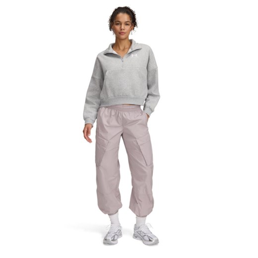 Damskie spodnie tkaninowe Under Armour Unstoppable Wvn Sheen Cargo - beżowe ze sklepu Sportstylestory.com w kategorii Spodnie damskie - zdjęcie 179028123