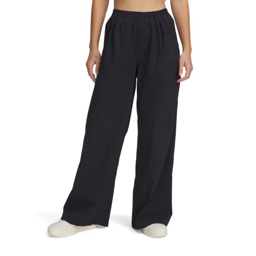 Damskie spodnie casual tkaninowe Under Armour UA Unstoppable Wvn Parachute - czarne ze sklepu Sportstylestory.com w kategorii Spodnie damskie - zdjęcie 179028134