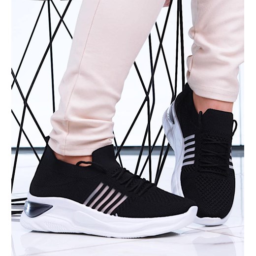 Wkładane czarne buty sportowe na białej podeszwie /G4-2 15908A T192/ ze sklepu Pantofelek24.pl w kategorii Buty sportowe damskie - zdjęcie 179049562