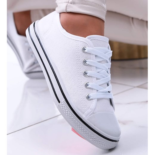 Klasyczne białe trampki damskie /B4-1 13716A S260/ ze sklepu Pantofelek24.pl w kategorii Trampki damskie - zdjęcie 179065132