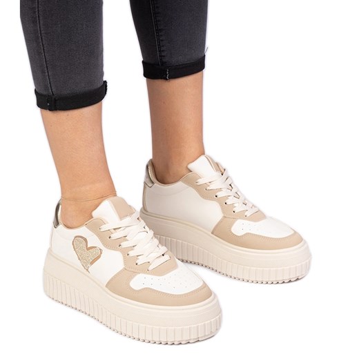 Brązowe sneakersy damskie z brokatowym serduszkiem ze sklepu ButyModne.pl w kategorii Buty sportowe damskie - zdjęcie 179067524