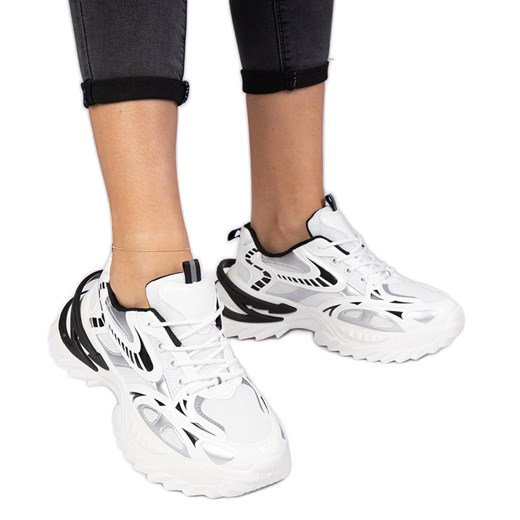 Białe sneakersy sportowe na masywnej podeszwie ze sklepu ButyModne.pl w kategorii Buty sportowe damskie - zdjęcie 179067540