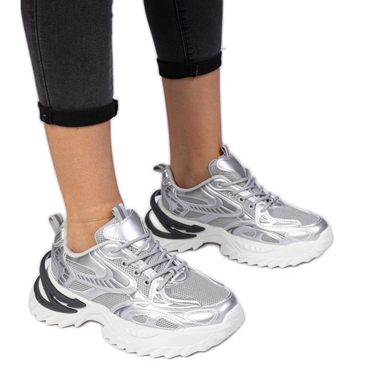 Srebrne sneakersy sportowe na masywnej podeszwie srebrny ze sklepu ButyModne.pl w kategorii Buty sportowe damskie - zdjęcie 179067541