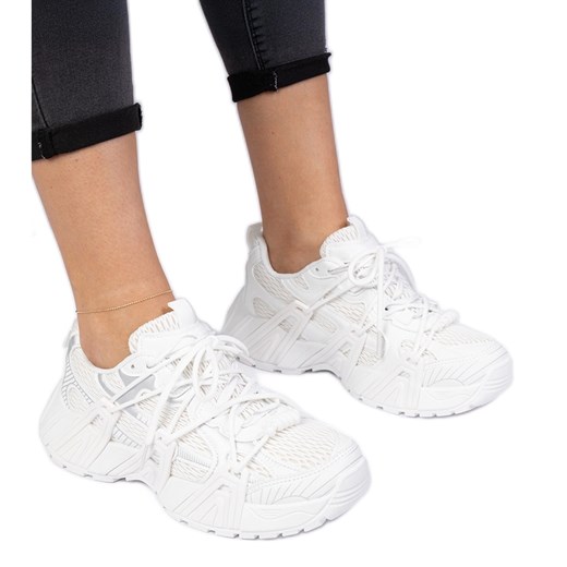 Białe sneakersy stylowe na masywnej podeszwie ze sklepu ButyModne.pl w kategorii Buty sportowe damskie - zdjęcie 179067543