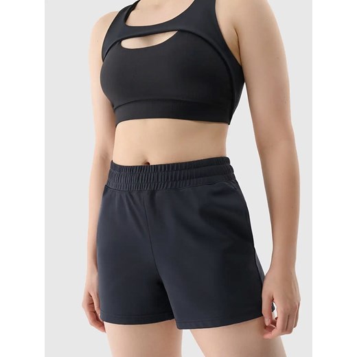 Szorty 4F w sportowym stylu 