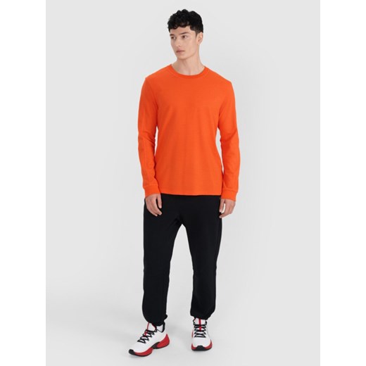 Męski longsleeve basic 4F 4FRSS25TLONM518 - pomarańczowy ze sklepu Sportstylestory.com w kategorii T-shirty męskie - zdjęcie 179080224