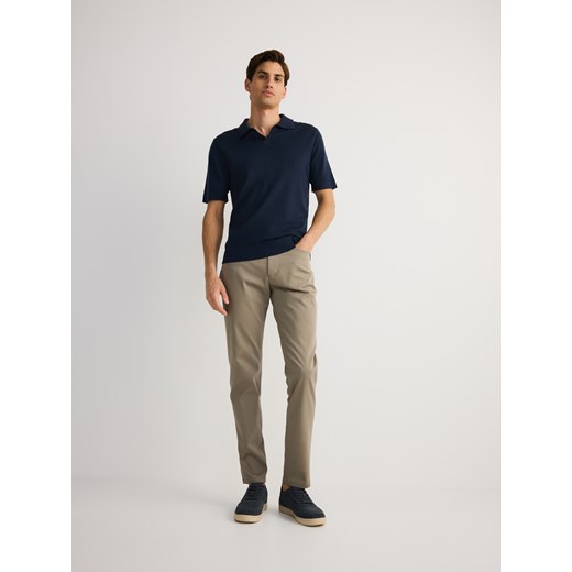 Reserved - Spodnie slim fit z lyocellem - brązowy ze sklepu Reserved w kategorii Spodnie damskie - zdjęcie 179101170