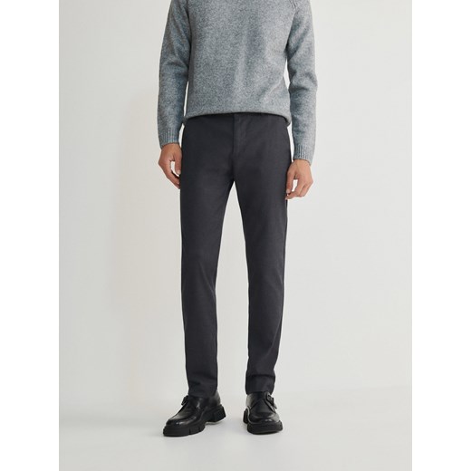 Reserved - Spodnie chino slim fit - czarny ze sklepu Reserved w kategorii Spodnie męskie - zdjęcie 179106042