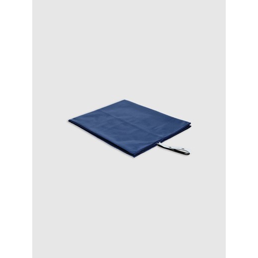 Ręcznik treningowy S 65x90 cm 4F 4FWSS25ATOWU052 - granatowy 65x 90cm Sportstylestory.com