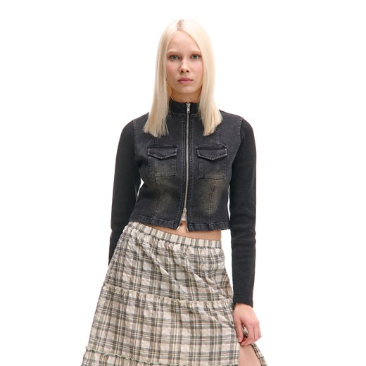 Cropp - Czarna kurtka jeansowa z dzianinowymi rękawami - czarny ze sklepu Cropp w kategorii Kurtki damskie - zdjęcie 179121780